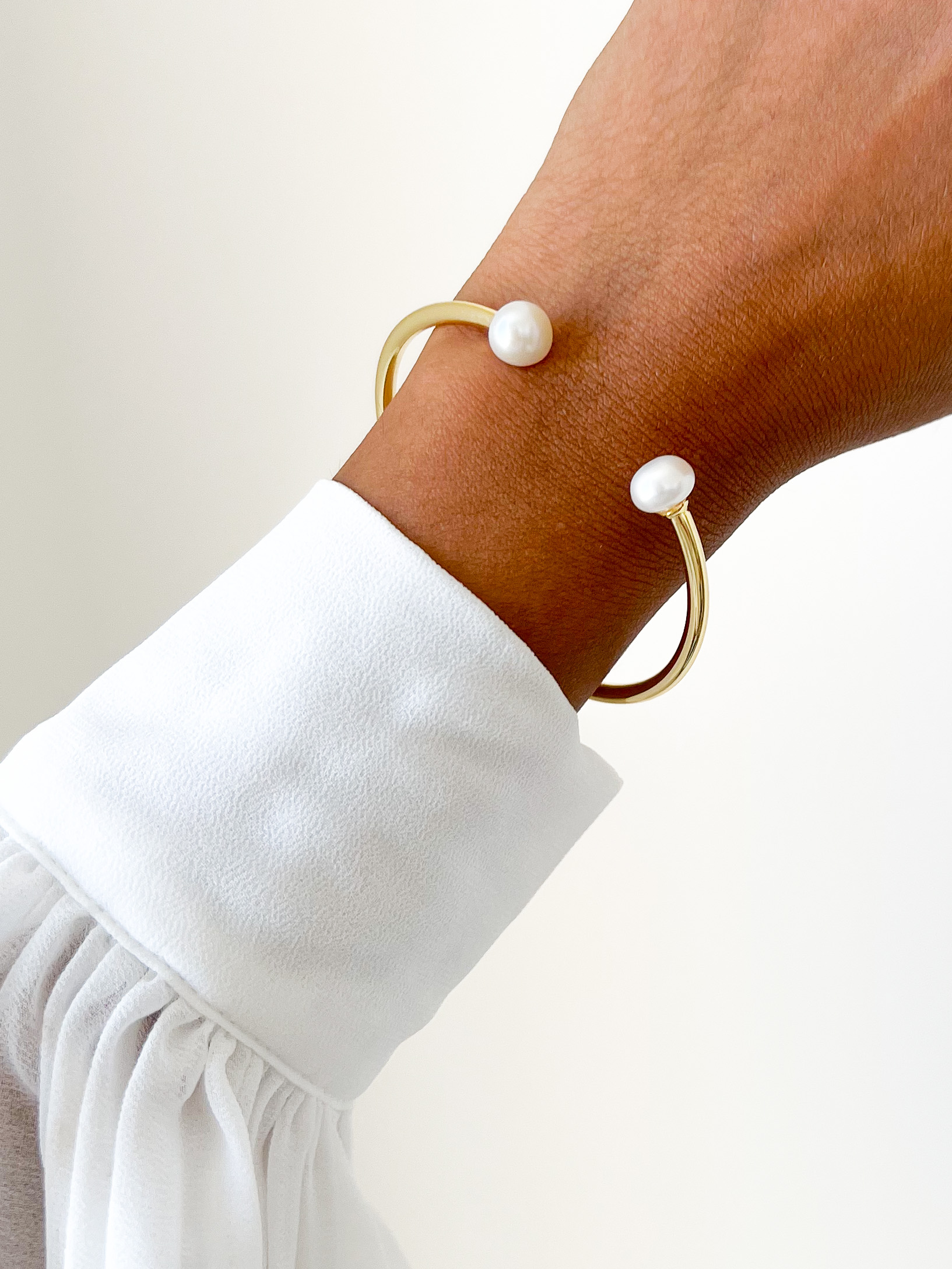 Read more about the article The Iconic Round Up and Serendipity Cuff